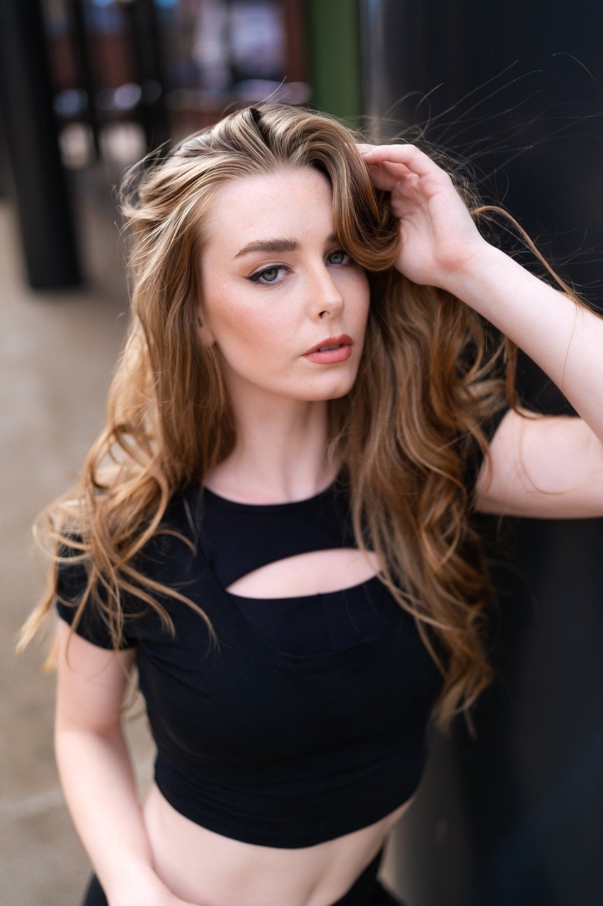 fashion, editorial photography, urban style, city fashion, modern portrait, street aesthetic, high-end fashion, bold statement, trendsetting look, contemporary elegance, casual sophistication, edgy style, architectural background, street-inspired, fashion-forward, dynamic pose, effortless chic, metropolitan vibe, artistic direction, minimalist fashion